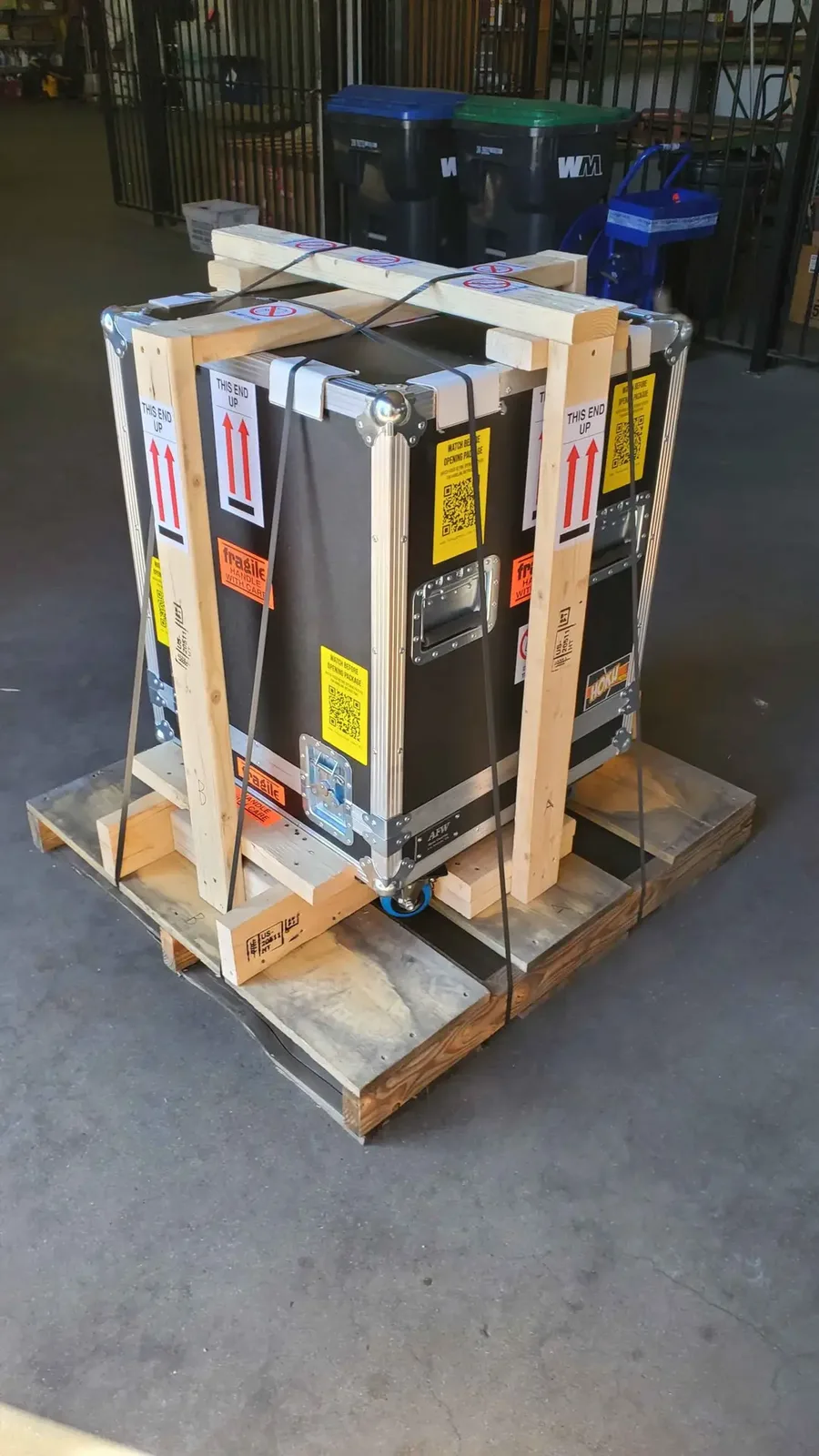 ISPM 15 heat treatment stamp on the pallet wood